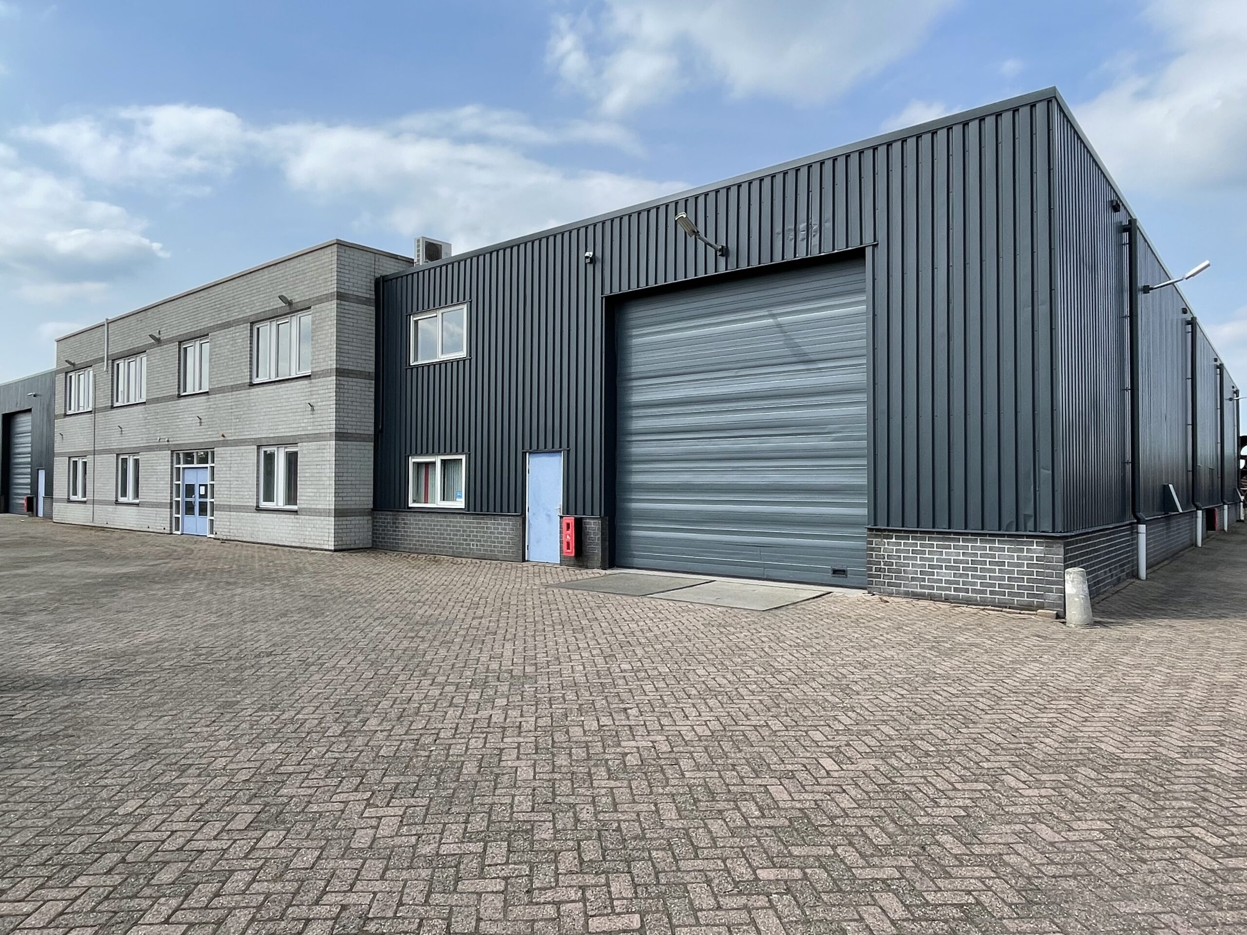 Bedrijfspand spuiten